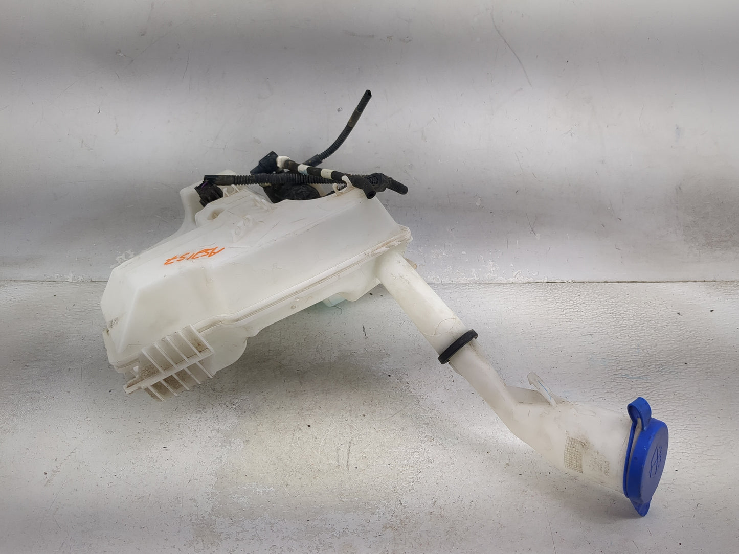 2012-2018 Ford Focus Windshield Washer Fluid Reservoir Bottle Oem 1474099 - Oemusedautoparts1.com