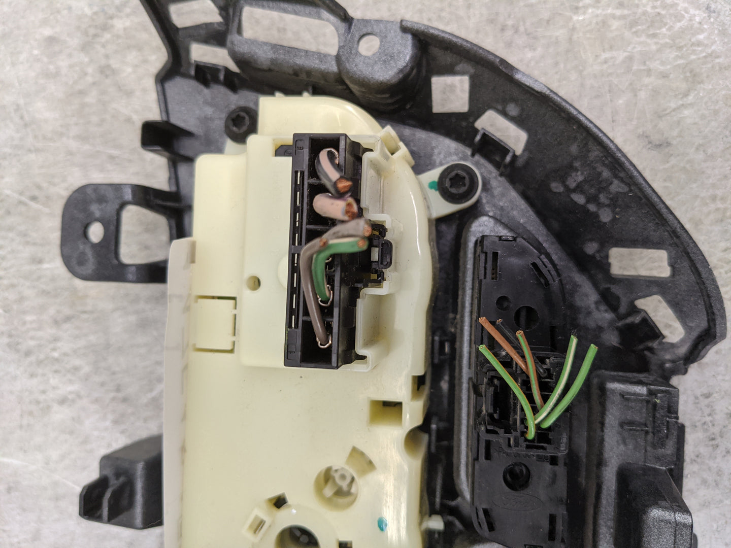 2012 Ford Focus Climate Control Module Temperature AC/Heater Replacement P/N:CM5T-19980-AD Fits OEM Used Auto Parts - Oemuse
