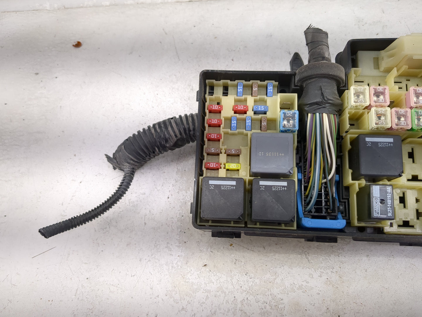 2012-2014 Ford Focus Fusebox Fuse Box Panel Relay Module P/N:AV6T-14A142-AA 9L2T-14B192-AA Fits Fits 2012 2013 2014 OEM Used