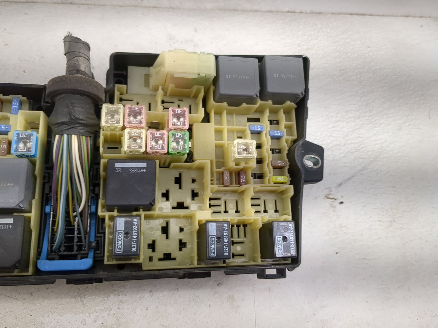 2012-2014 Ford Focus Fusebox Fuse Box Panel Relay Module P/N:AV6T-14A142-AA 9L2T-14B192-AA Fits Fits 2012 2013 2014 OEM Used