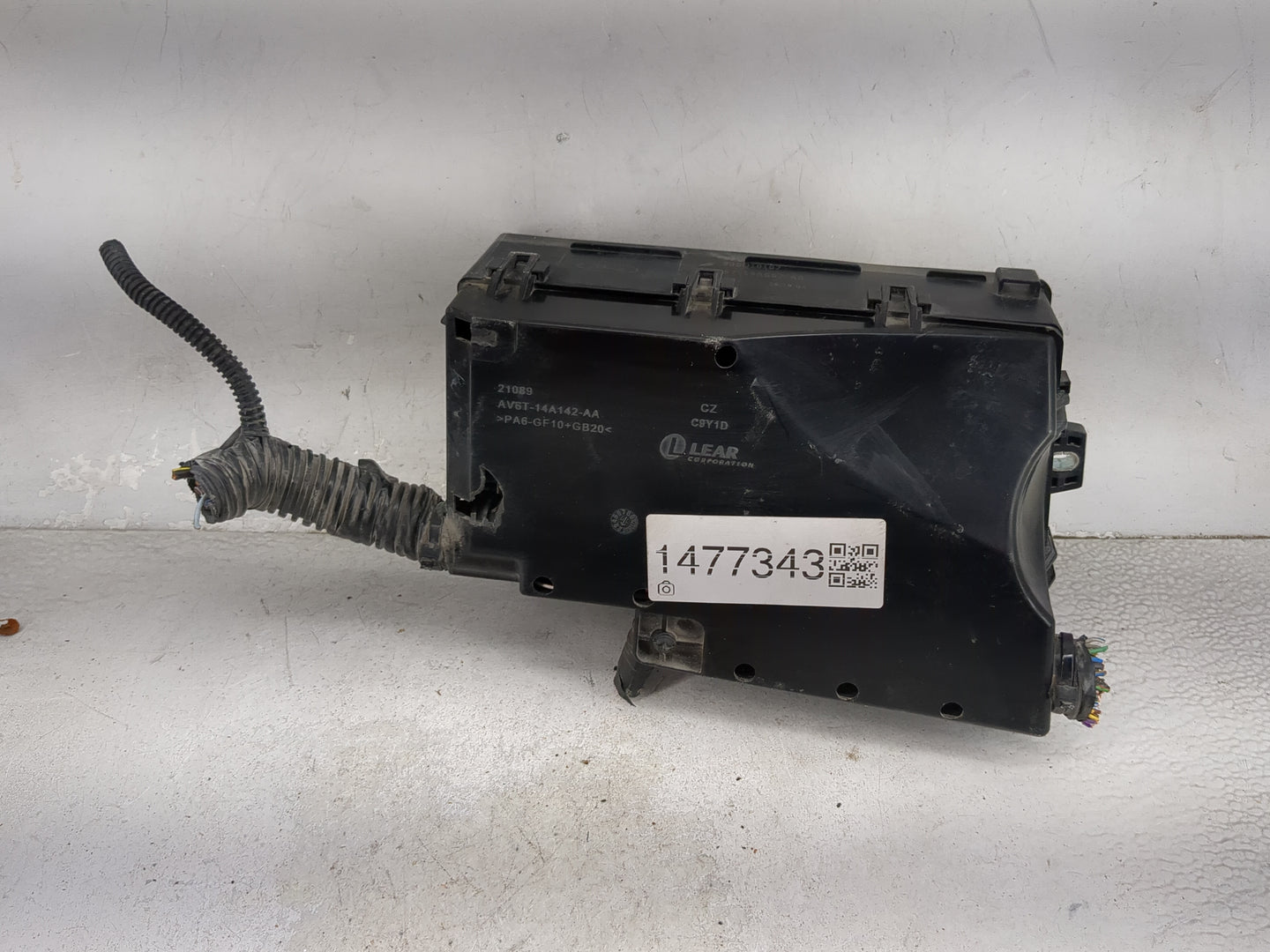 2012-2014 Ford Focus Fusebox Fuse Box Panel Relay Module P/N:AV6T-14A142-AA 9L2T-14B192-AA Fits Fits 2012 2013 2014 OEM Used