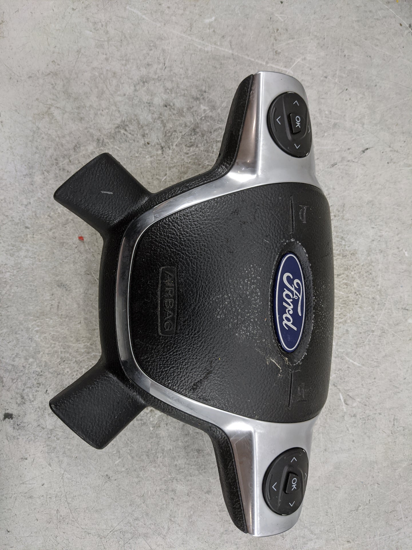 2012-2014 Ford Focus Air Bag Driver Left Steering Wheel Mounted 1477525 - Oemusedautoparts1.com