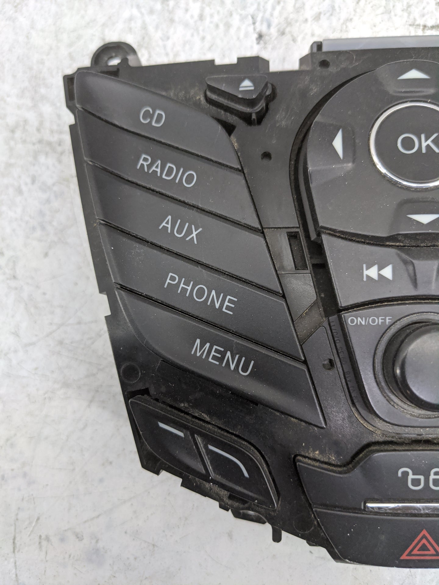 2012-2013 Ford Focus Radio AM FM Cd Player Receiver Replacement P/N:CM5T18K811LA CM5T18K811LB Fits Fits 2012 2013 OEM Used A