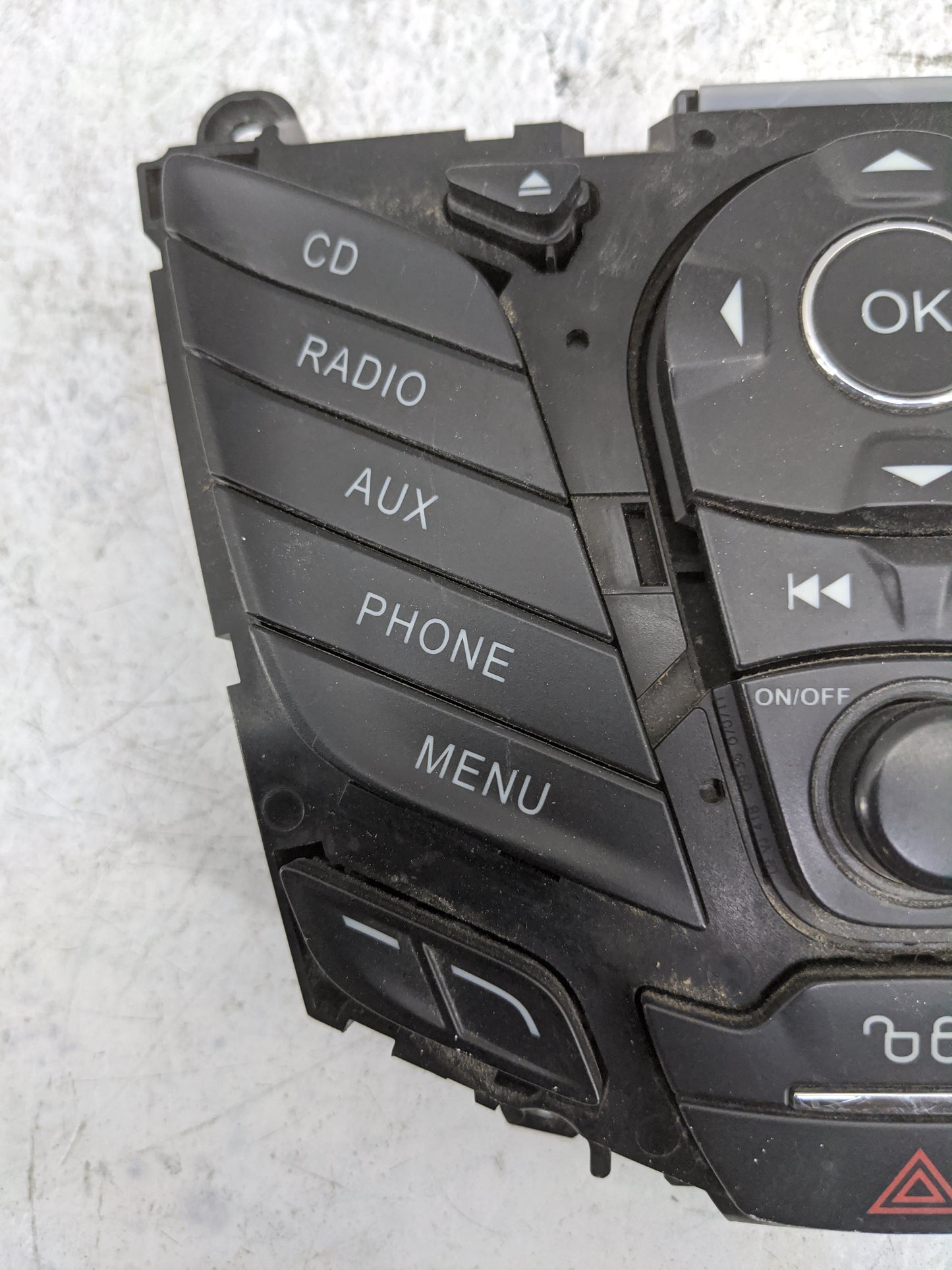 2012-2013 Ford Focus Radio AM FM Cd Player Receiver Replacement P/N:CM5T18K811LA CM5T18K811LB Fits Fits 2012 2013 OEM Used A