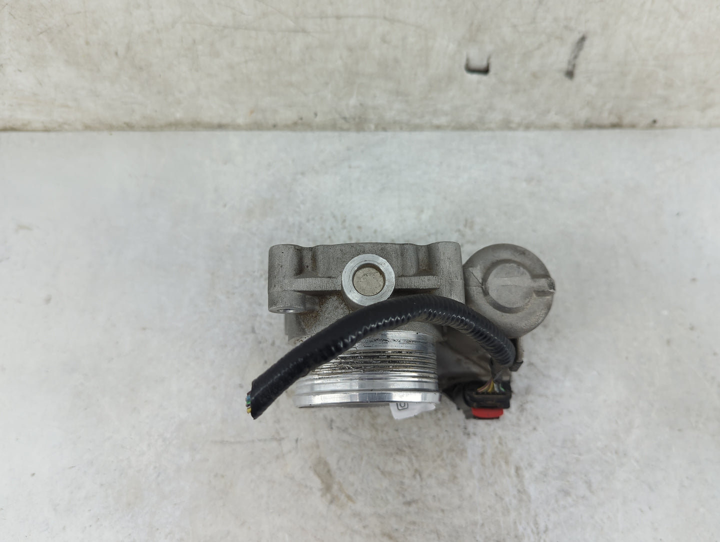 2012-2013 Ford Focus Throttle Body P/N:0280750585 Fits Fits 2012 2013 2014 2015 2016 2017 OEM Used Auto Parts - Oemusedautop