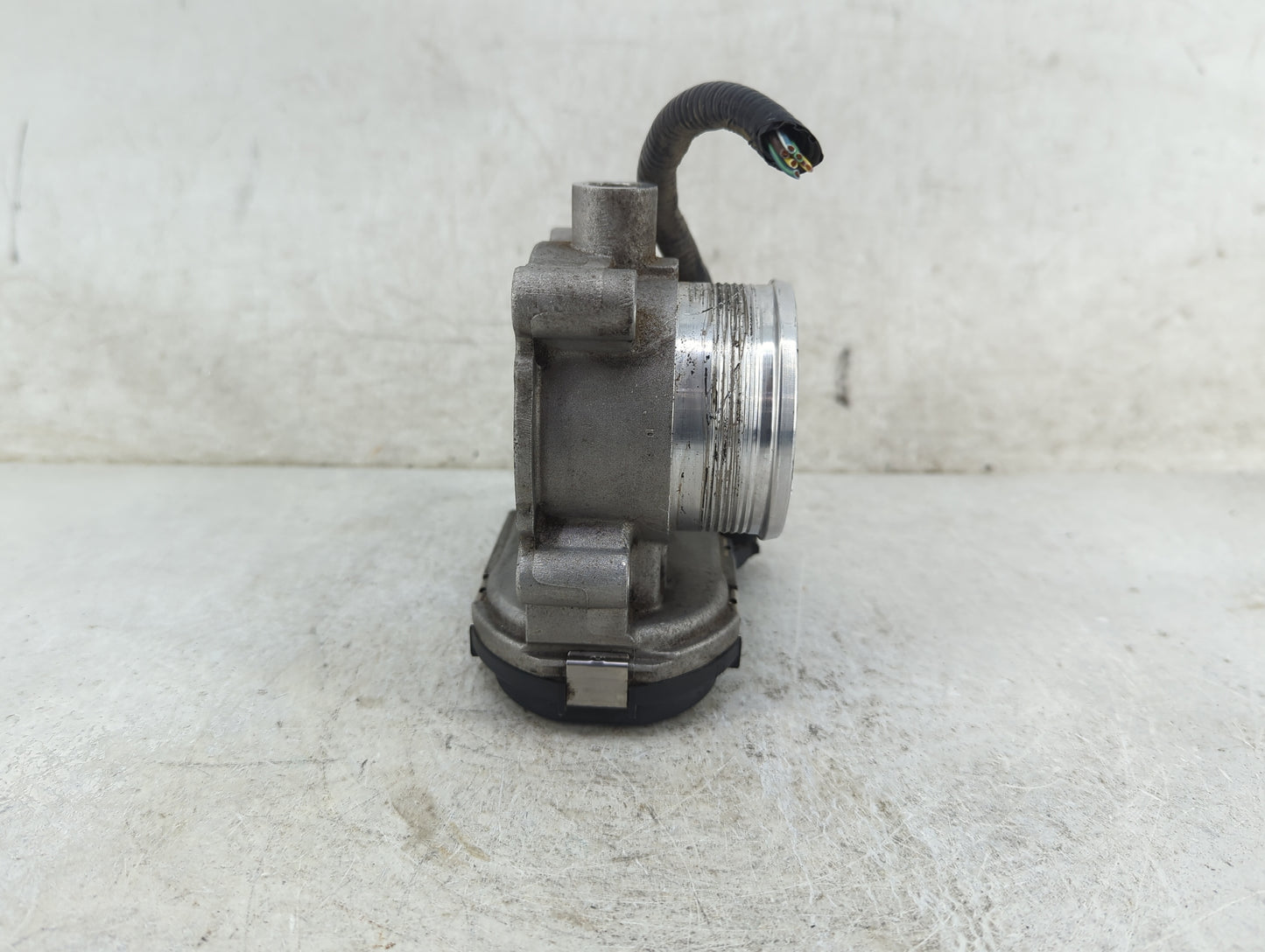 2012-2013 Ford Focus Throttle Body P/N:0280750585 Fits Fits 2012 2013 2014 2015 2016 2017 OEM Used Auto Parts - Oemusedautop