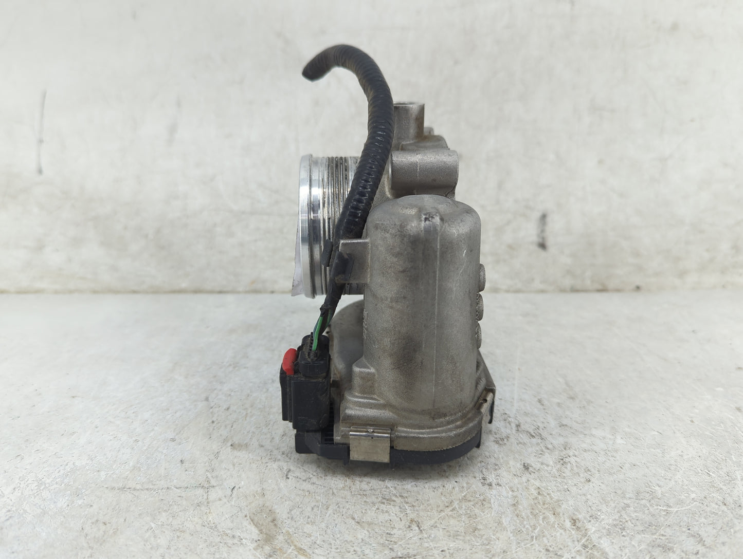 2012-2013 Ford Focus Throttle Body P/N:0280750585 Fits Fits 2012 2013 2014 2015 2016 2017 OEM Used Auto Parts - Oemusedautop