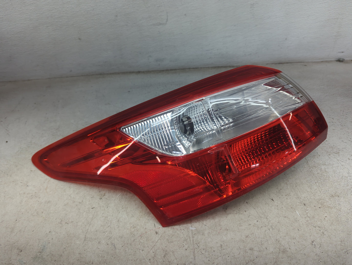 2012-2014 Ford Focus Tail Light Assembly Driver Left OEM P/N:CP93-13405-A 44ZH-2067 Fits Fits 2012 2013 2014 OEM Used Auto P