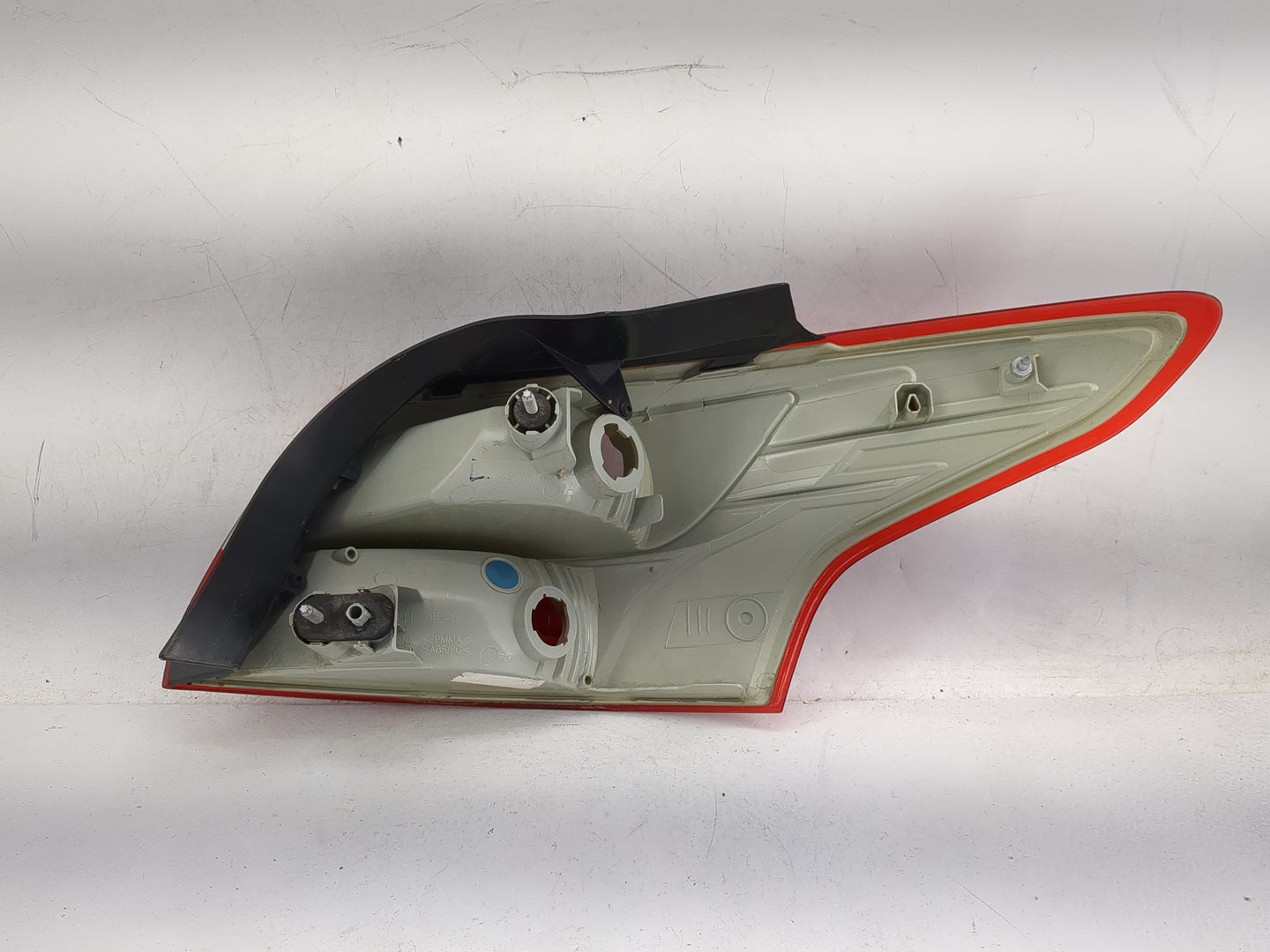 2012-2014 Ford Focus Driver Left Side Deck Lid Mounted Tail Light 1481293 - Oemusedautoparts1.com