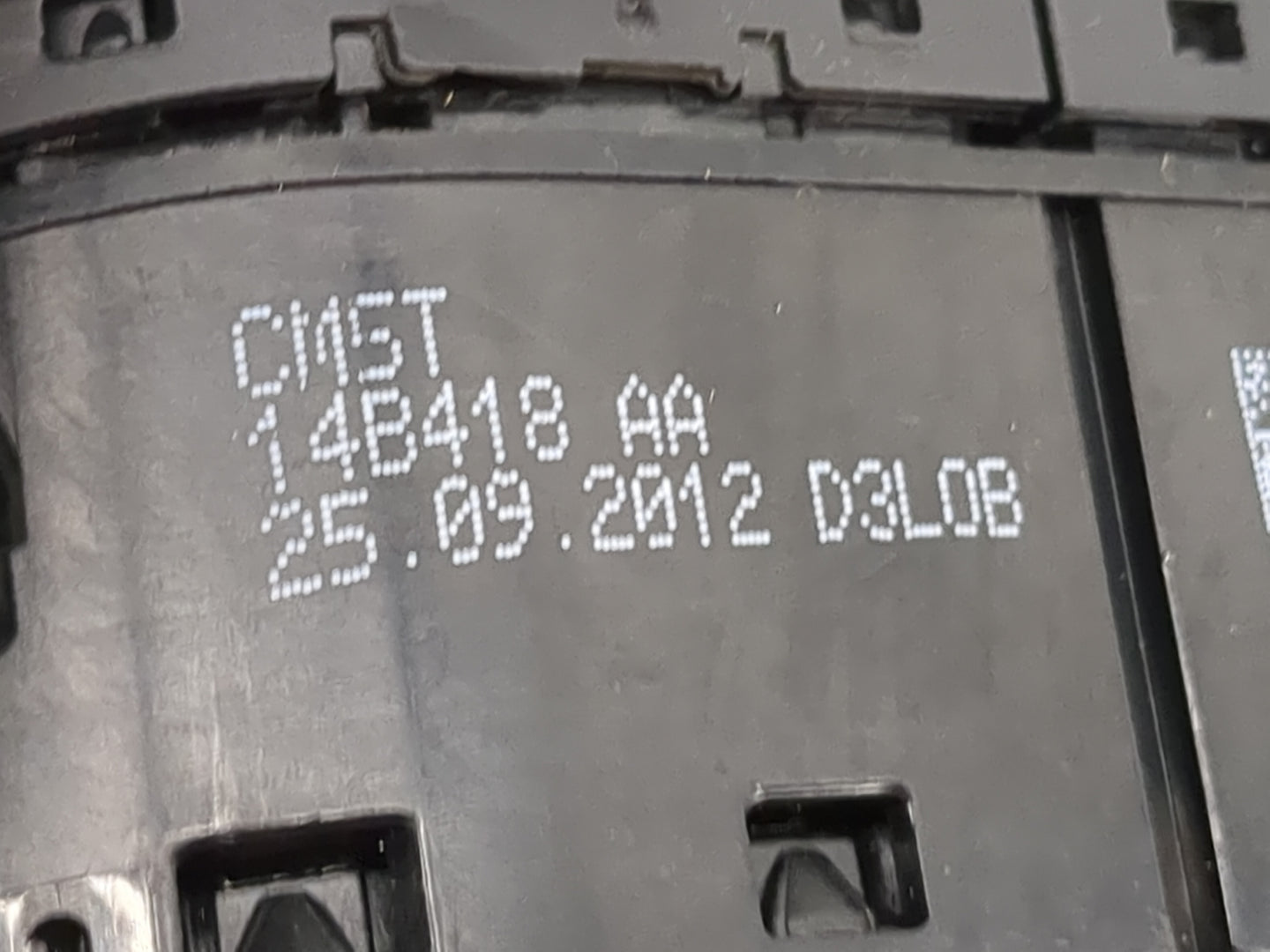 2012 Ford Focus Hazard Switch Cm5t-14b418-aa - Oemusedautoparts1.com
