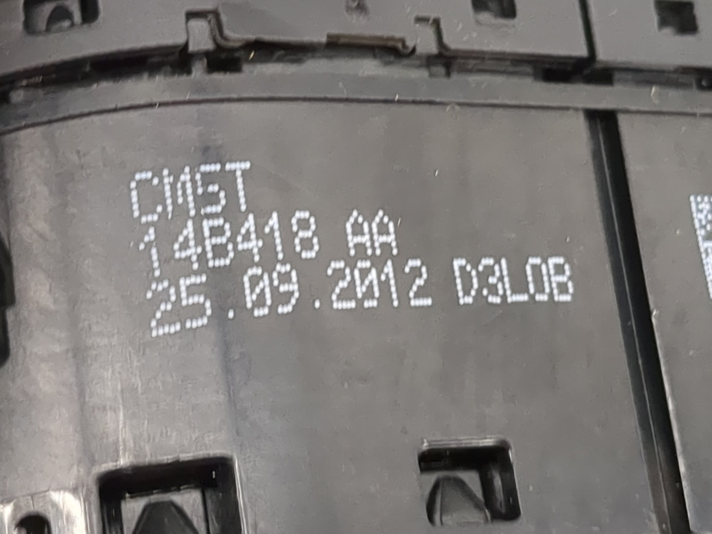 2012 Ford Focus Hazard Switch Cm5t-14b418-aa - Oemusedautoparts1.com