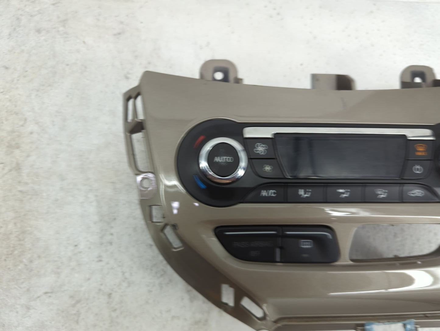 2012 Ford Focus Climate Control Module Temperature AC/Heater Replacement P/N:BM5T-18C612 Fits OEM Used Auto Parts - Oemuseda