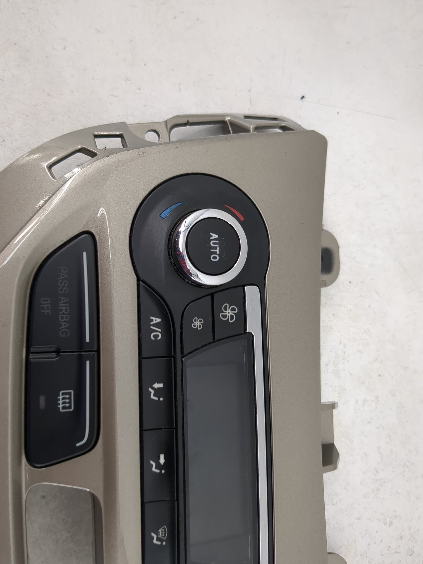 2012 Ford Focus Climate Control Module Temperature AC/Heater Replacement P/N:BM5T-18C612-BC BM51-18522-BG Fits OEM Used Auto