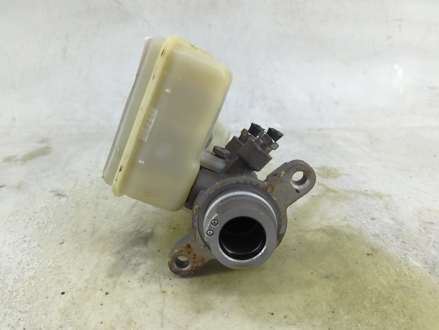 2012-2018 Ford Focus Brake Master Cylinder 1490692 - Oemusedautoparts1.com