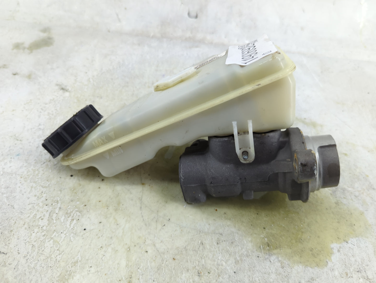 2012-2018 Ford Focus Brake Master Cylinder 1490692 - Oemusedautoparts1.com