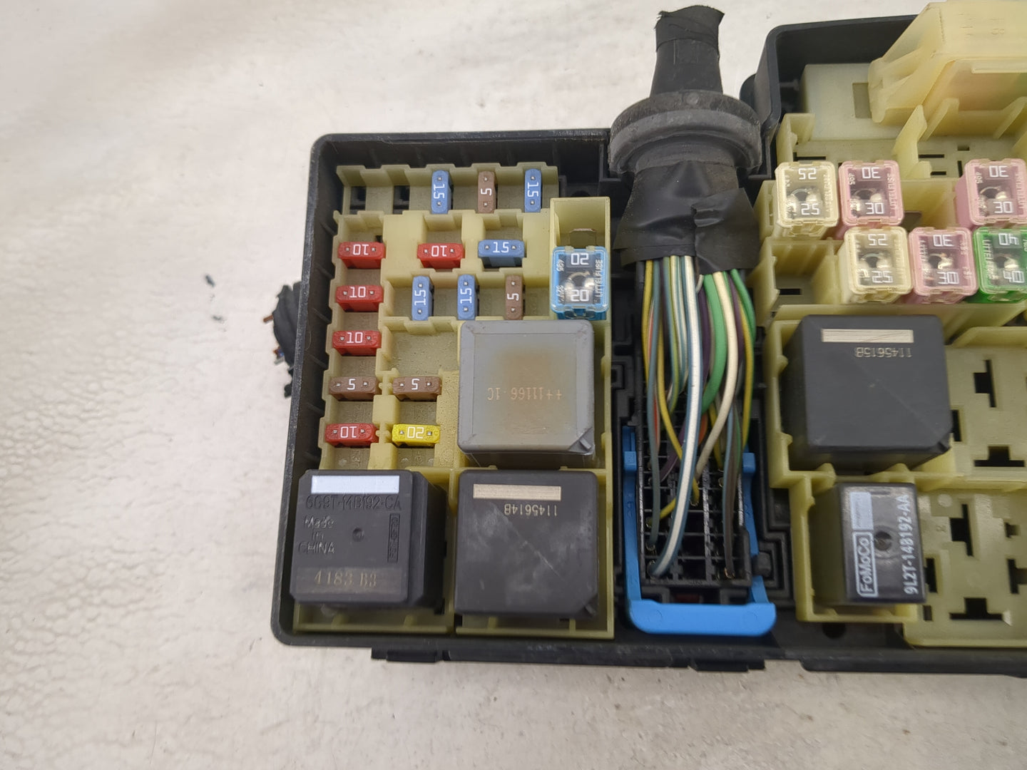 2012-2014 Ford Focus Fusebox Fuse Box Panel Relay Module P/N:AV6T-14A067-AC Fits Fits 2012 2013 2014 OEM Used Auto Parts - O