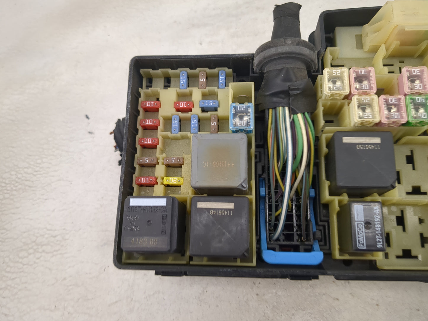 2012-2014 Ford Focus Fusebox Fuse Box Panel Relay Module P/N:AV6T-14A067-AC Fits Fits 2012 2013 2014 OEM Used Auto Parts - O