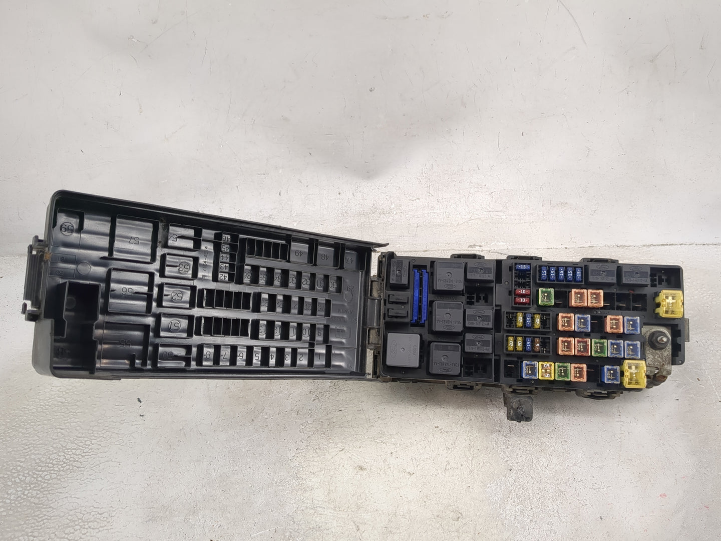 2012-2014 Ford Focus Fusebox Fuse Box Panel Relay Module P/N:F04B-14B192-AA F57B-14B192-AA, F57B-14B192-M Fits Fits 2012 201