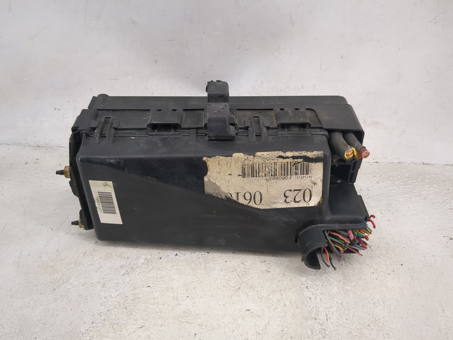 2012-2014 Ford Focus Fusebox Fuse Box Panel Relay Module P/N:F04B-14B192-AA F57B-14B192-AA, F57B-14B192-M Fits Fits 2012 201