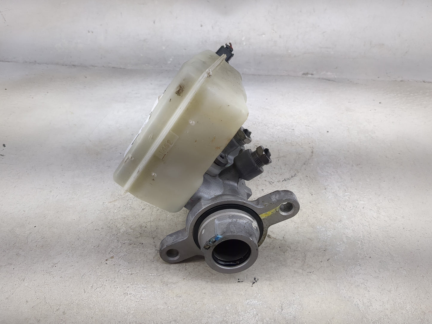 2012-2018 Ford Focus Brake Master Cylinder 1492459 - Oemusedautoparts1.com