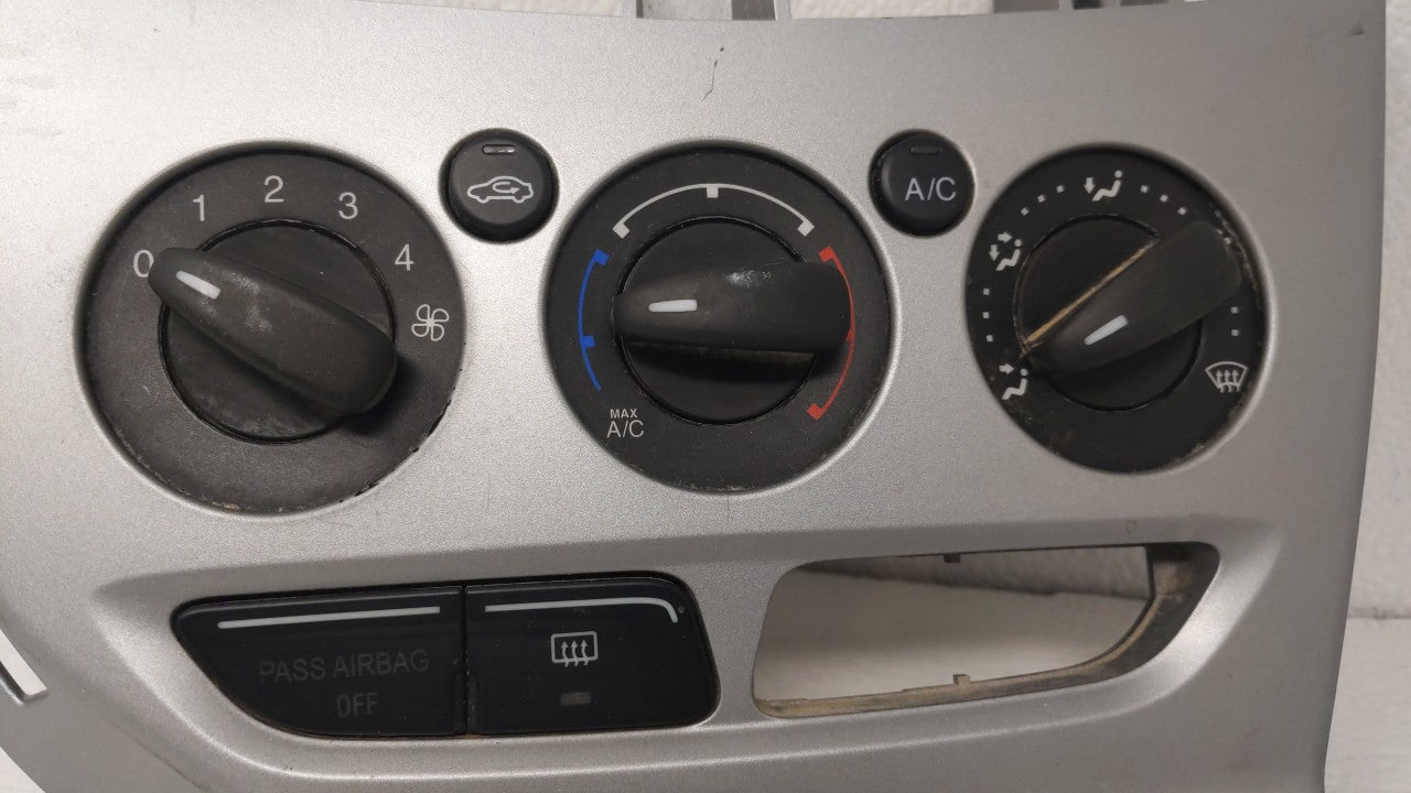 2012 Ford Focus Climate Control Module Temperature AC/Heater Replacement P/N:CM5T-19980-AE Fits OEM Used Auto Parts - Oemuse