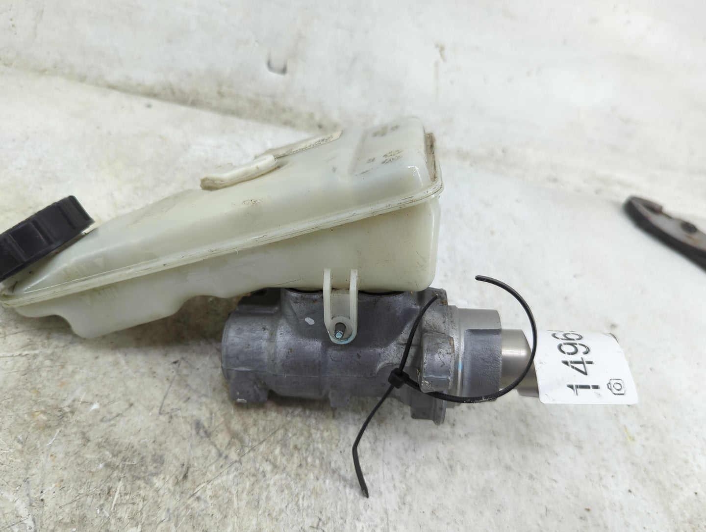 2012-2018 Ford Focus Brake Master Cylinder 1496551 - Oemusedautoparts1.com