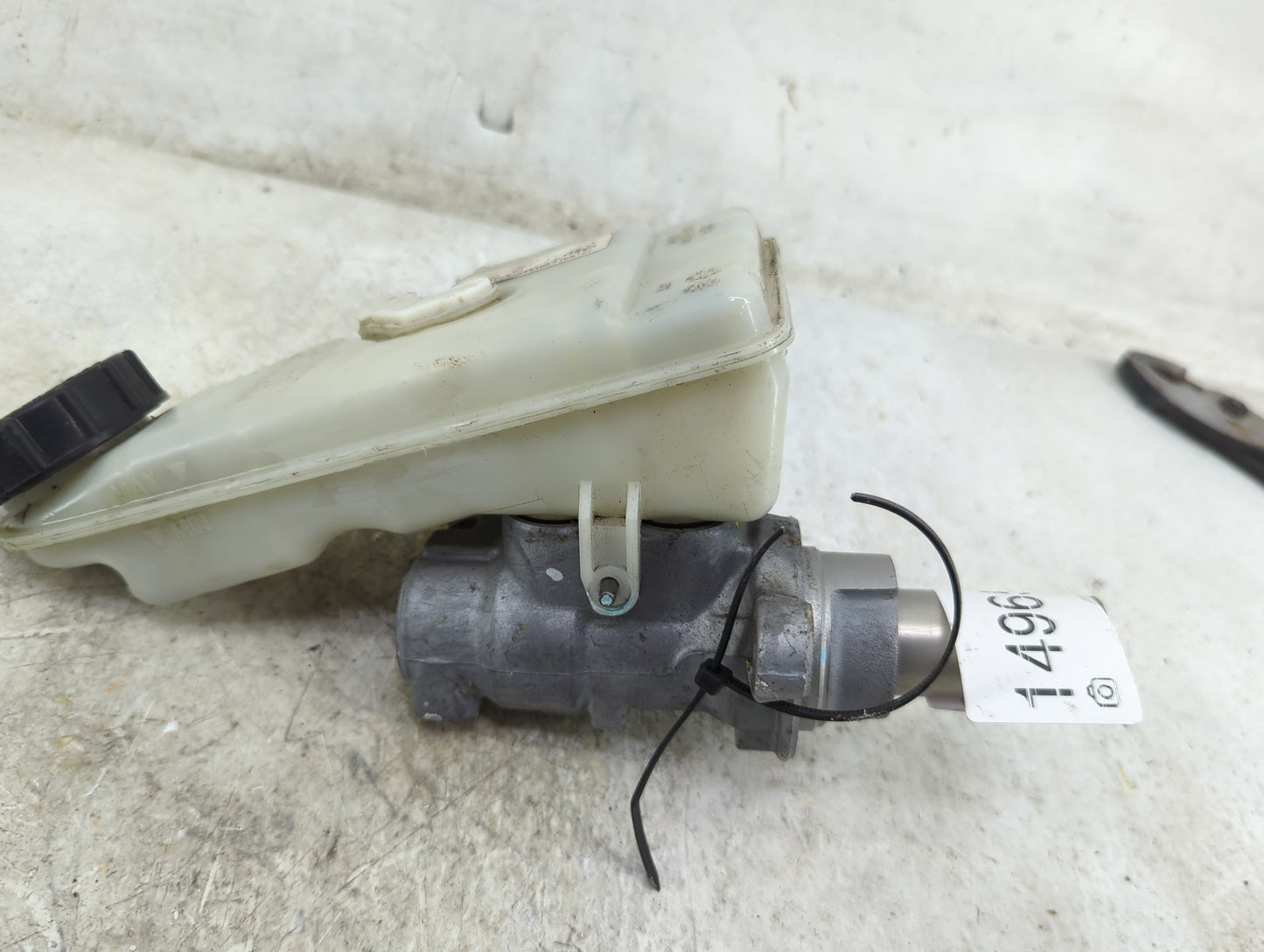 2012-2018 Ford Focus Brake Master Cylinder 1496551 - Oemusedautoparts1.com