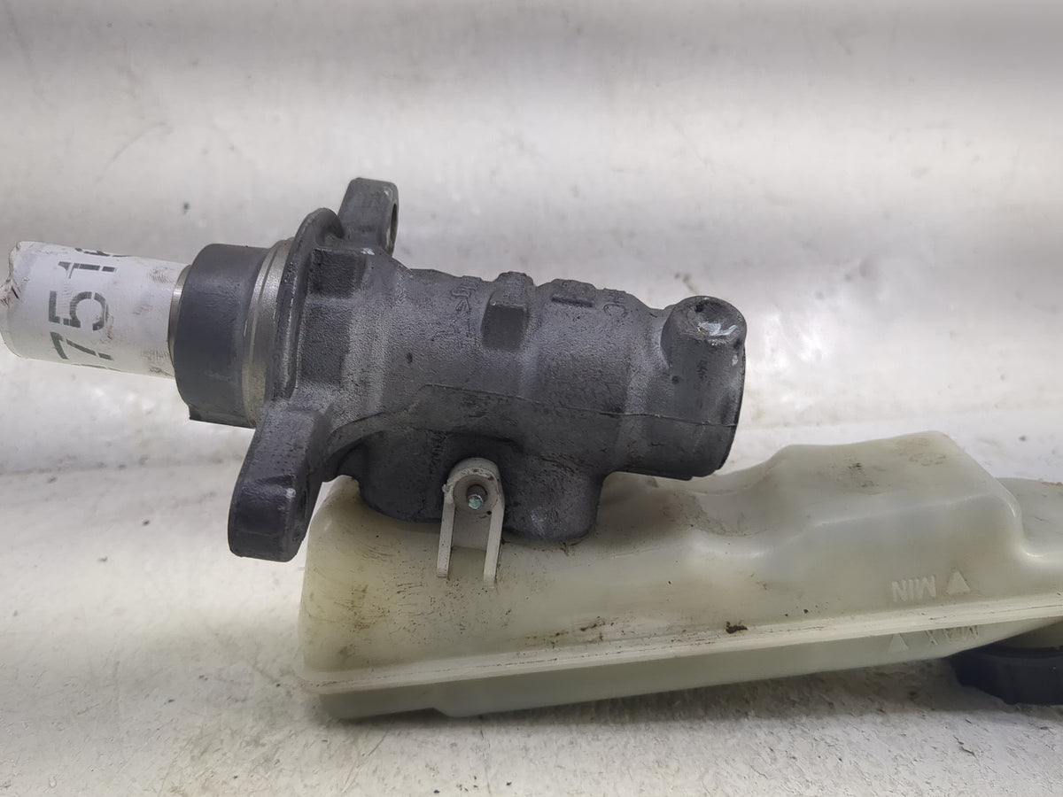 2012-2018 Ford Focus Brake Master Cylinder 1497516 - Oemusedautoparts1.com
