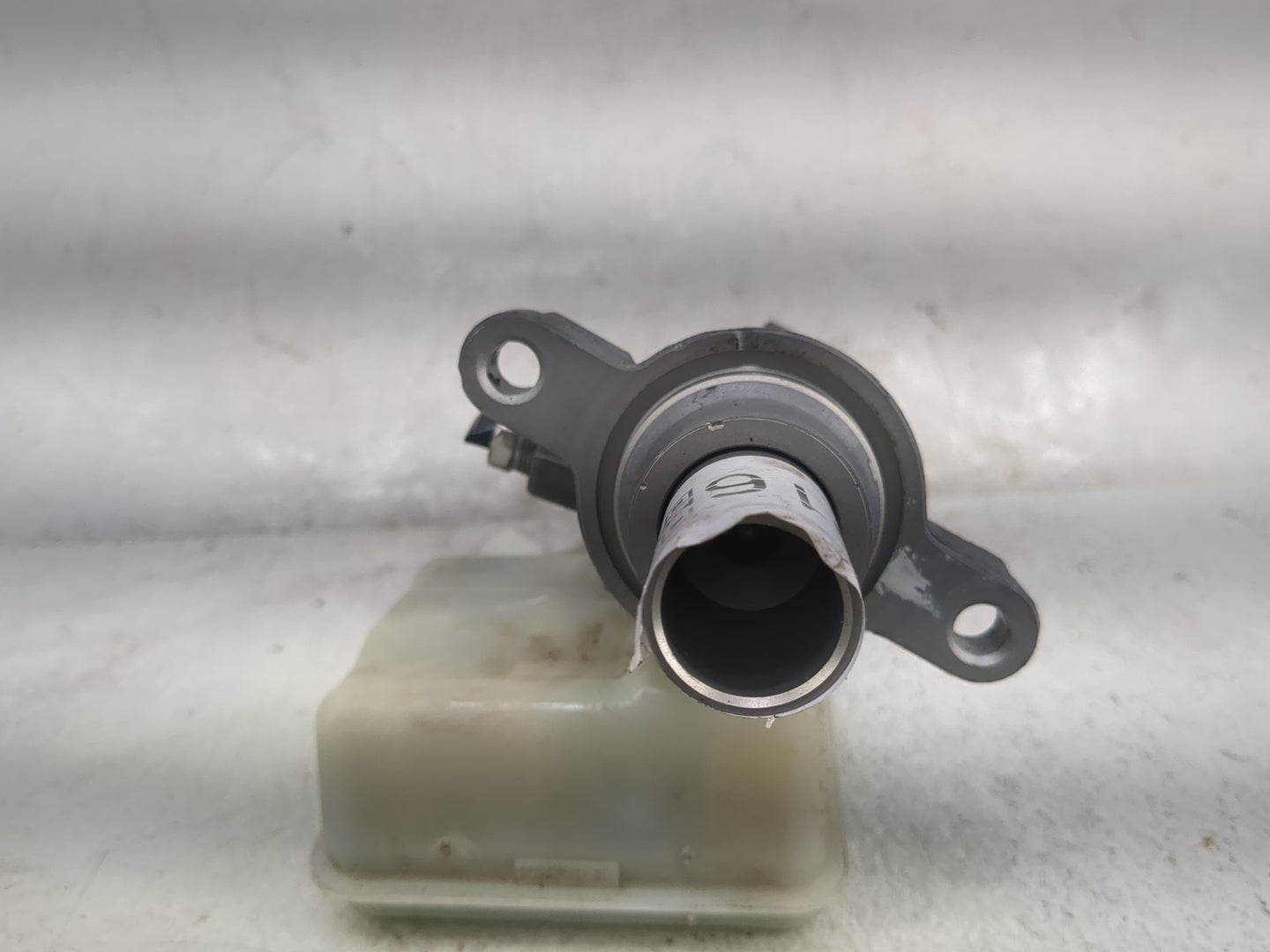 2012-2018 Ford Focus Brake Master Cylinder 1497516 - Oemusedautoparts1.com