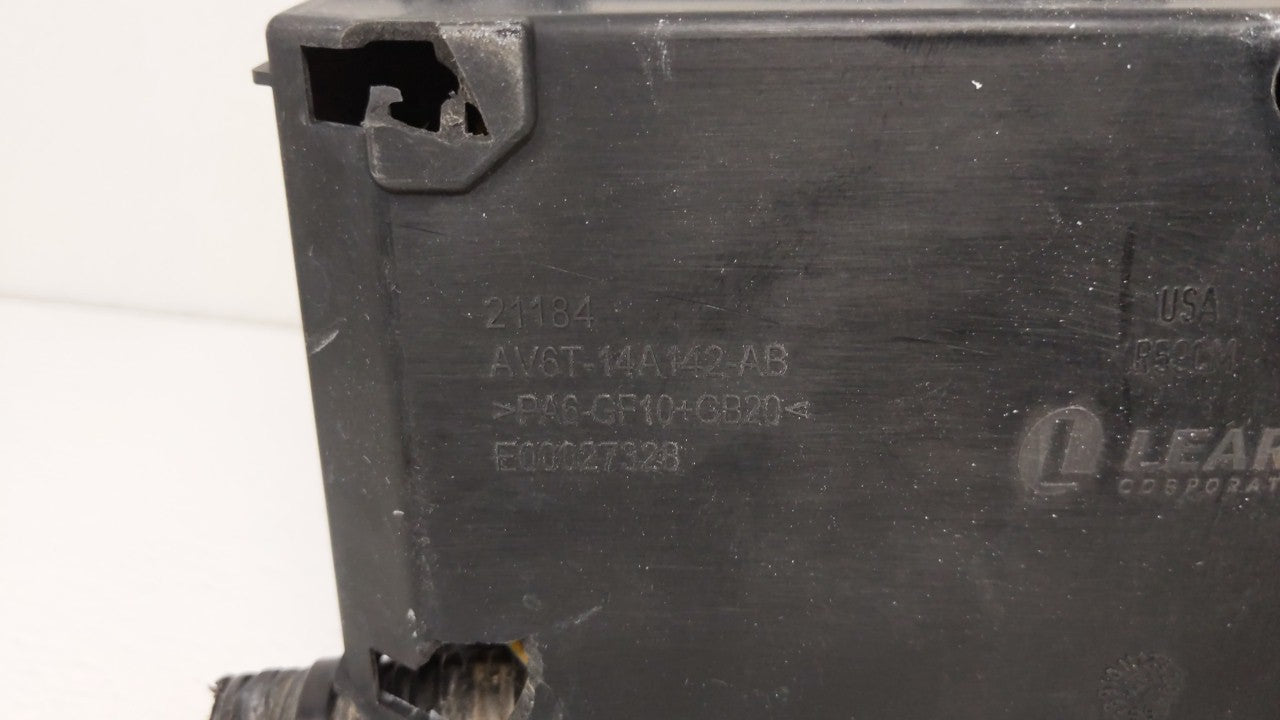 2012-2014 Ford Focus Fusebox Fuse Box Panel Relay Module P/N:AV6T-14A142-AB AV6T-14A142-AA, FU4T-14K733 Fits Fits 2012 2013 