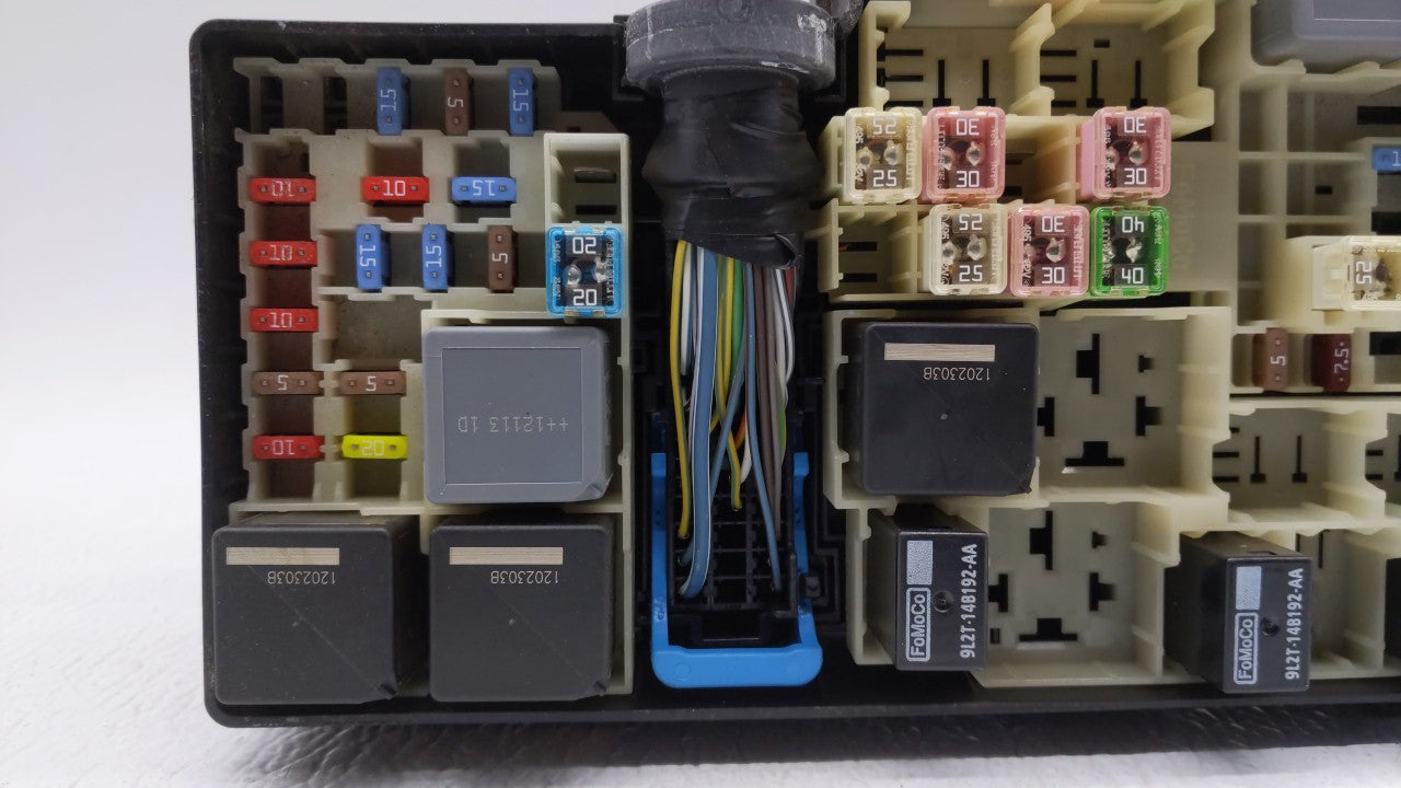 2012-2014 Ford Focus Fusebox Fuse Box Panel Relay Module P/N:AV6T-14A142-AB AV6T-14A142-AA, FU4T-14K733 Fits Fits 2012 2013 