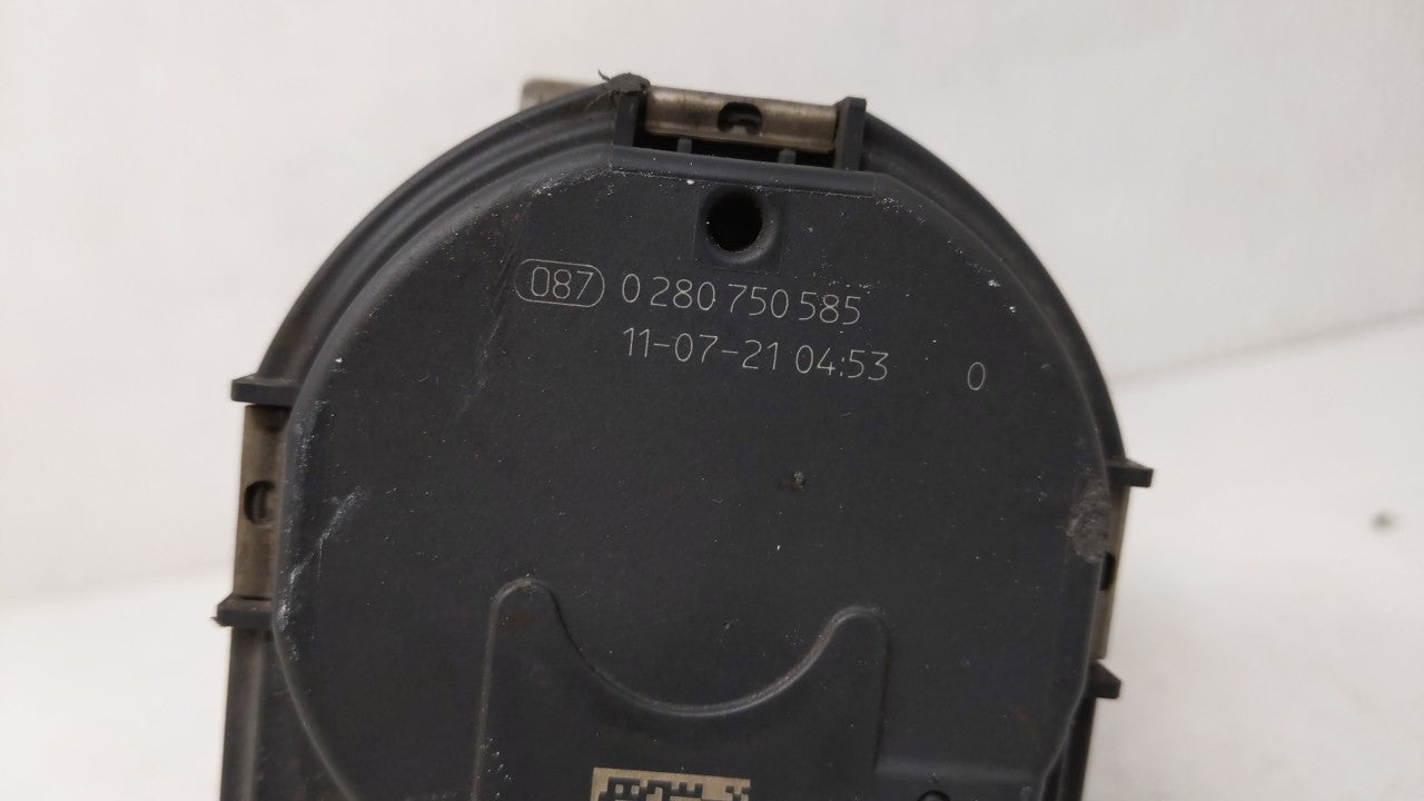 2012-2013 Ford Focus Throttle Body P/N:CM5E 9F991 AD Fits Fits 2012 2013 2014 2015 2016 2017 OEM Used Auto Parts - Oemusedau