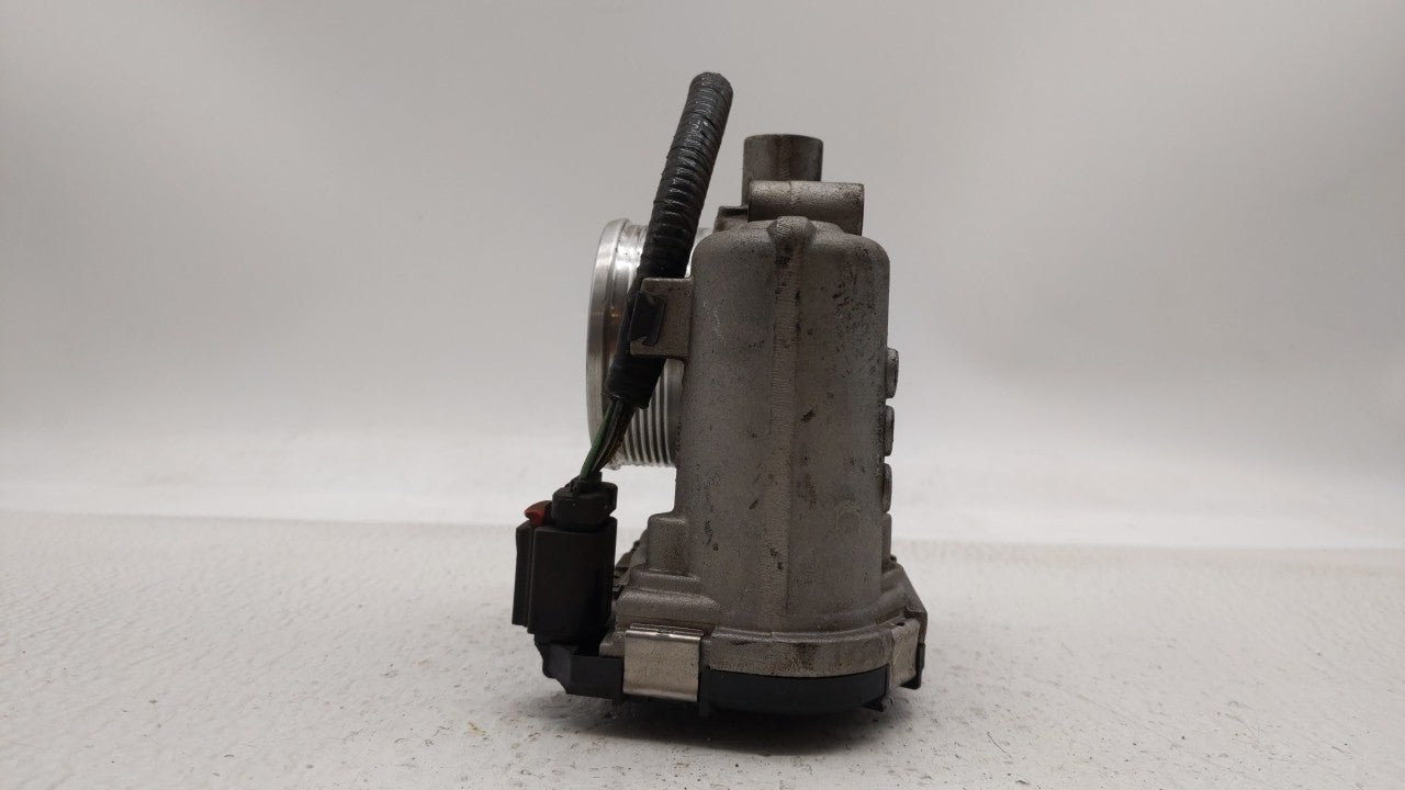 2012-2013 Ford Focus Throttle Body P/N:CM5E-9F991-AD Fits Fits 2012 2013 2014 2015 2016 2017 OEM Used Auto Parts - Oemusedau