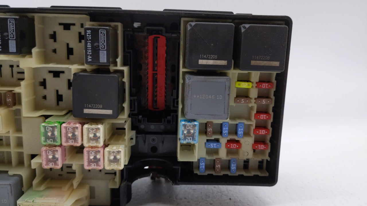 2012-2014 Ford Focus Fusebox Fuse Box Panel Relay Module P/N:AV6T-14A142-AB AV6T-14A142-AA, FU4T-14K733 Fits Fits 2012 2013 