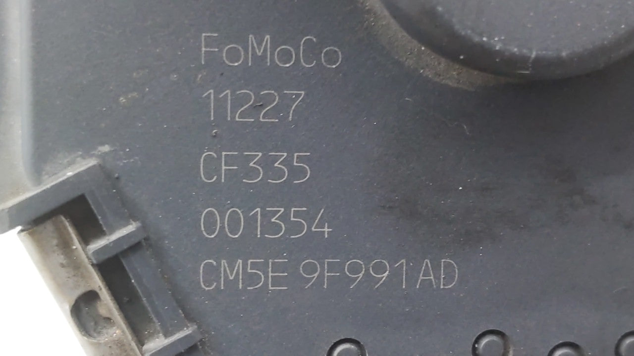 2012-2013 Ford Focus Throttle Body P/N:CM5E-9F991-AD CM5E-9F991-AC Fits Fits 2012 2013 2014 2015 2016 2017 OEM Used Auto Par