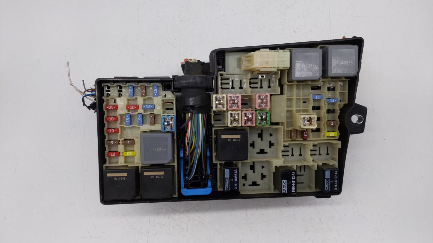 2012-2014 Ford Focus Fusebox Fuse Box Panel Relay Module P/N:AV6T-14A067-AC P2294037, AV6T-141A142-AB Fits Fits 2012 2013 20
