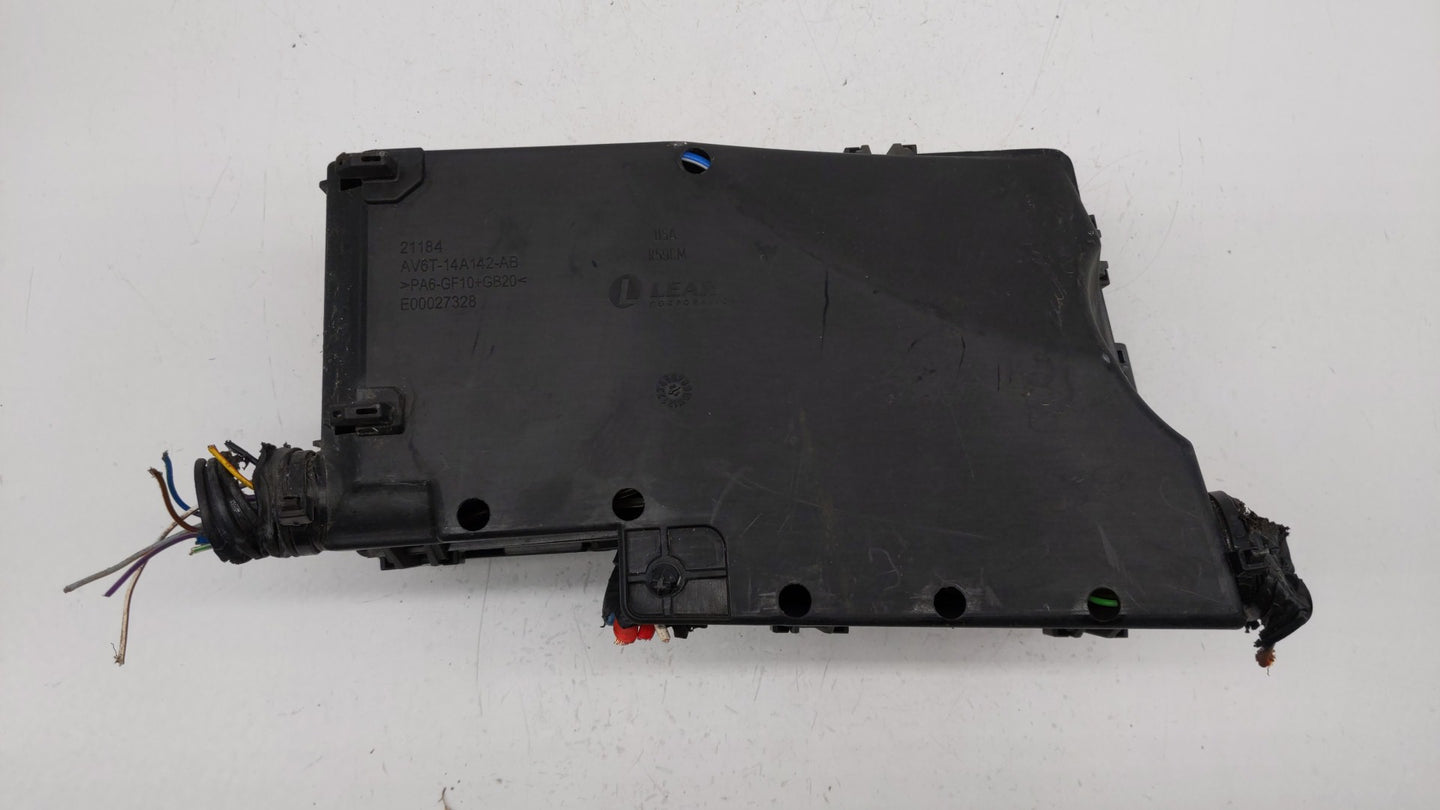 2012-2014 Ford Focus Fusebox Fuse Box Panel Relay Module P/N:AV6T-14A067-AC P2294037, AV6T-141A142-AB Fits Fits 2012 2013 20
