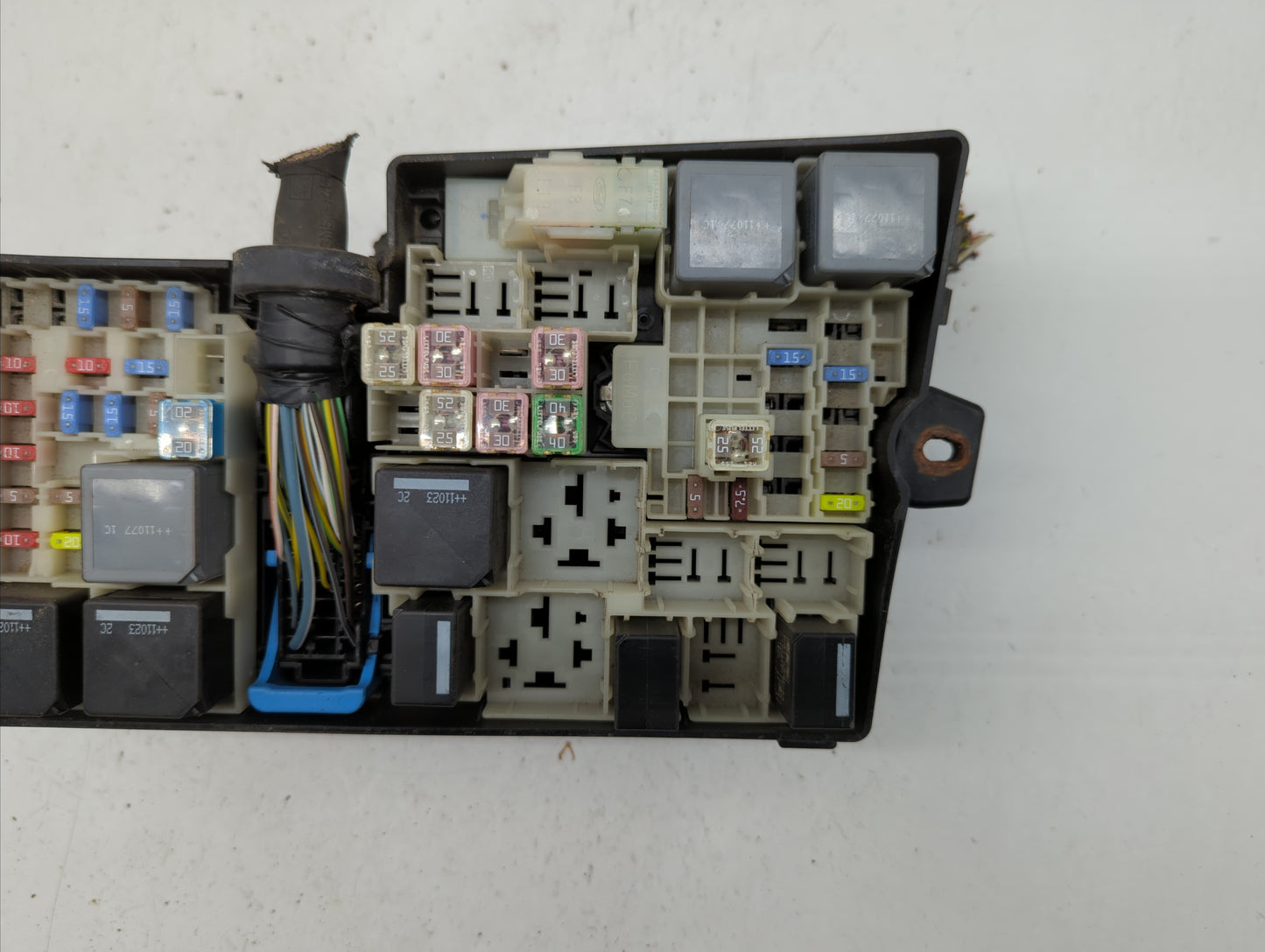 2012-2014 Ford Focus Fusebox Fuse Box Panel Relay Module P/N:AV6T-14A067-AC P2294037, AV6T-141A142-AB Fits Fits 2012 2013 20