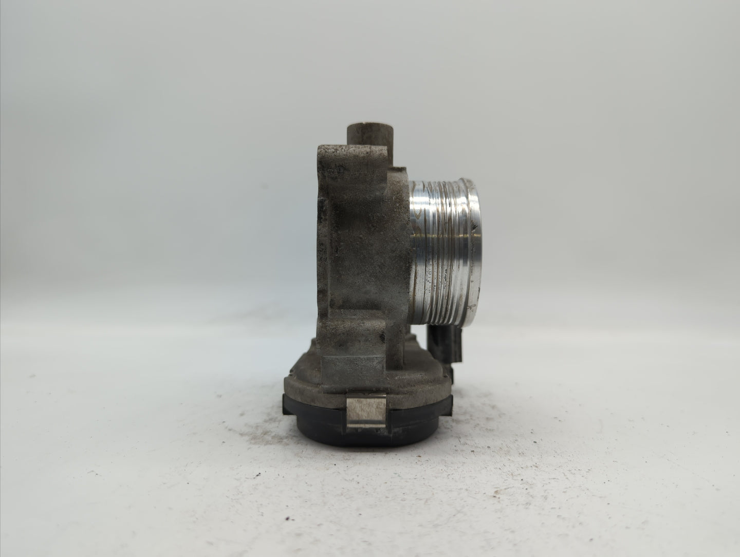2012-2013 Ford Focus Throttle Body P/N:CM5E-9F991-AD CM5E-9F991-AC Fits Fits 2012 2013 2014 2015 2016 2017 OEM Used Auto Par