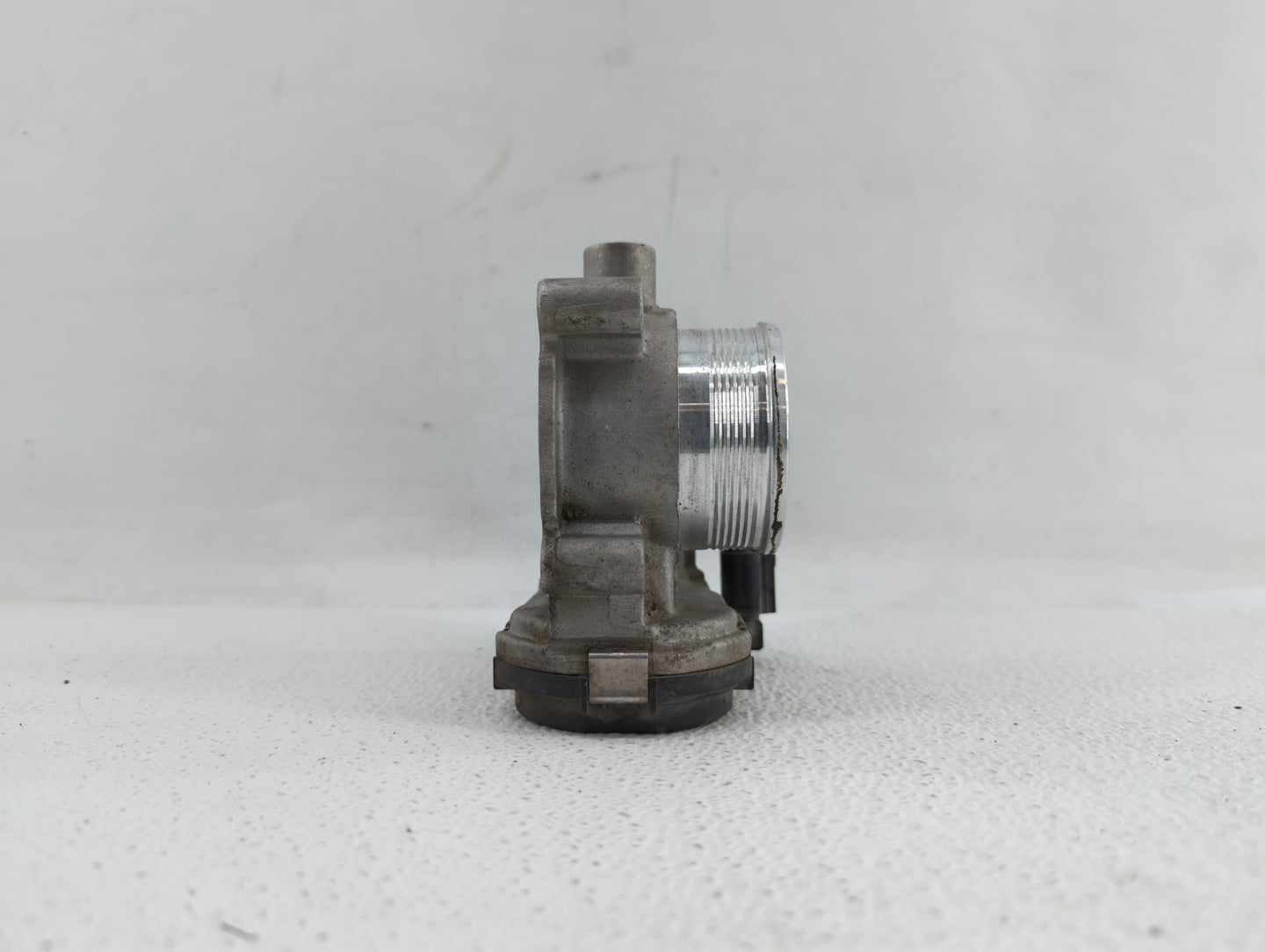 2012-2013 Ford Focus Throttle Body P/N:CM5E-9F991-AD CM5E-9F991-AC Fits Fits 2012 2013 2014 2015 2016 2017 OEM Used Auto Par