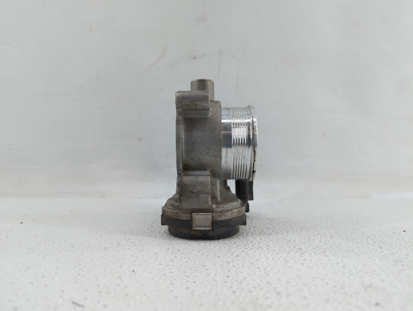 2012-2013 Ford Focus Throttle Body P/N:CM5E-9F991-AD CM5E-9F991-AC Fits Fits 2012 2013 2014 2015 2016 2017 OEM Used Auto Par