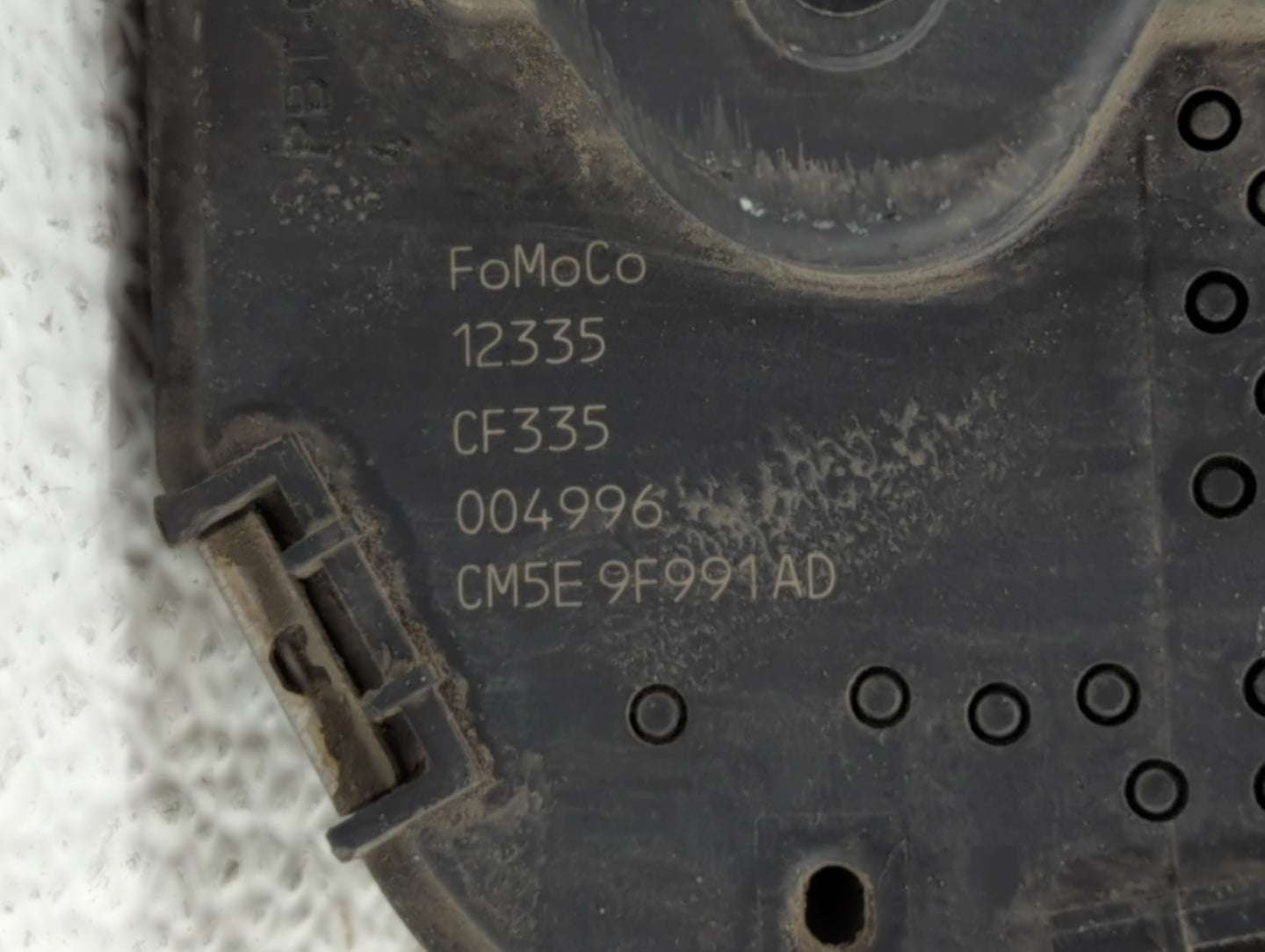 2012-2013 Ford Focus Throttle Body P/N:CM5E-9F991-AD CM5E-9F991-AC Fits Fits 2012 2013 2014 2015 2016 2017 OEM Used Auto Par