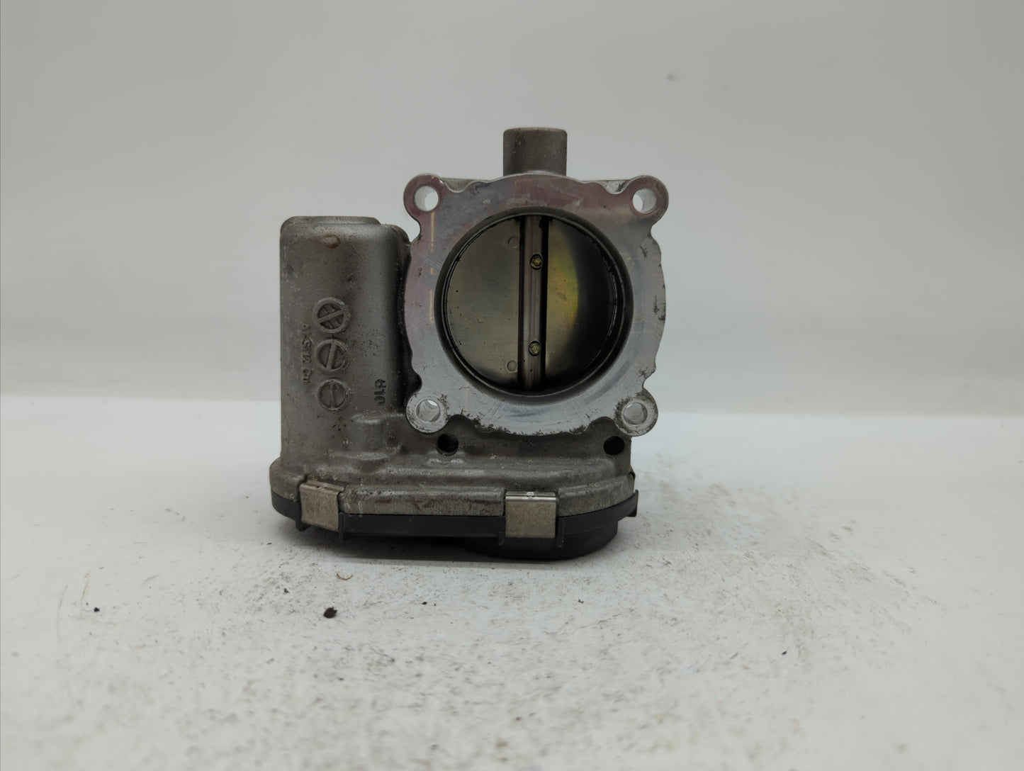 2012-2013 Ford Focus Throttle Body P/N:CM5E-9F991-AD CM5E-9F991-AC Fits Fits 2012 2013 2014 2015 2016 2017 OEM Used Auto Par