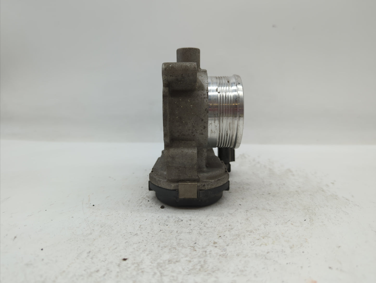 2012-2013 Ford Focus Throttle Body P/N:CM5E-9F991-AD CM5E-9F991-AC Fits Fits 2012 2013 2014 2015 2016 2017 OEM Used Auto Par