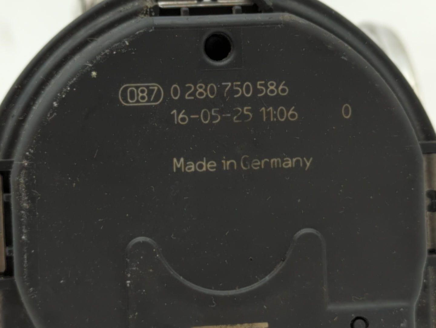 2012-2013 Ford Focus Throttle Body P/N:CM5E-9F991-AD CM5E-9F991-AC Fits Fits 2012 2013 2014 2015 2016 2017 OEM Used Auto Par