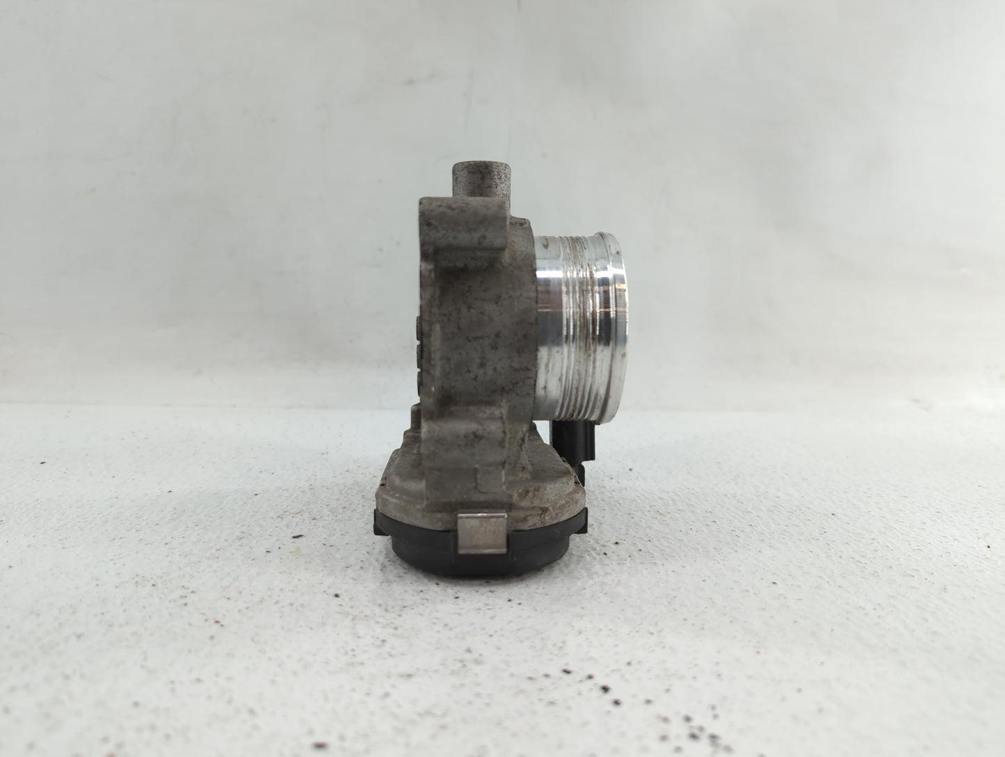2012-2013 Ford Focus Throttle Body P/N:CM5E-9F991-AD CM5E-9F991-AC Fits Fits 2012 2013 2014 2015 2016 2017 OEM Used Auto Par