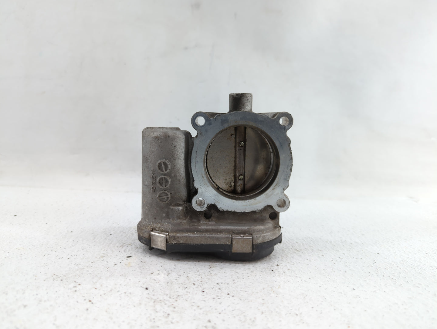 2012-2013 Ford Focus Throttle Body P/N:CM5E-9F991-AD CM5E-9F991-AC Fits Fits 2012 2013 2014 2015 2016 2017 OEM Used Auto Par