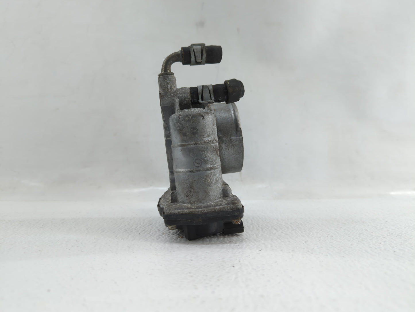 2012-2013 Ford Focus Throttle Body P/N:CM5E-9F991-AD CM5E-9F991-AC Fits Fits 2012 2013 2014 2015 2016 2017 OEM Used Auto Par