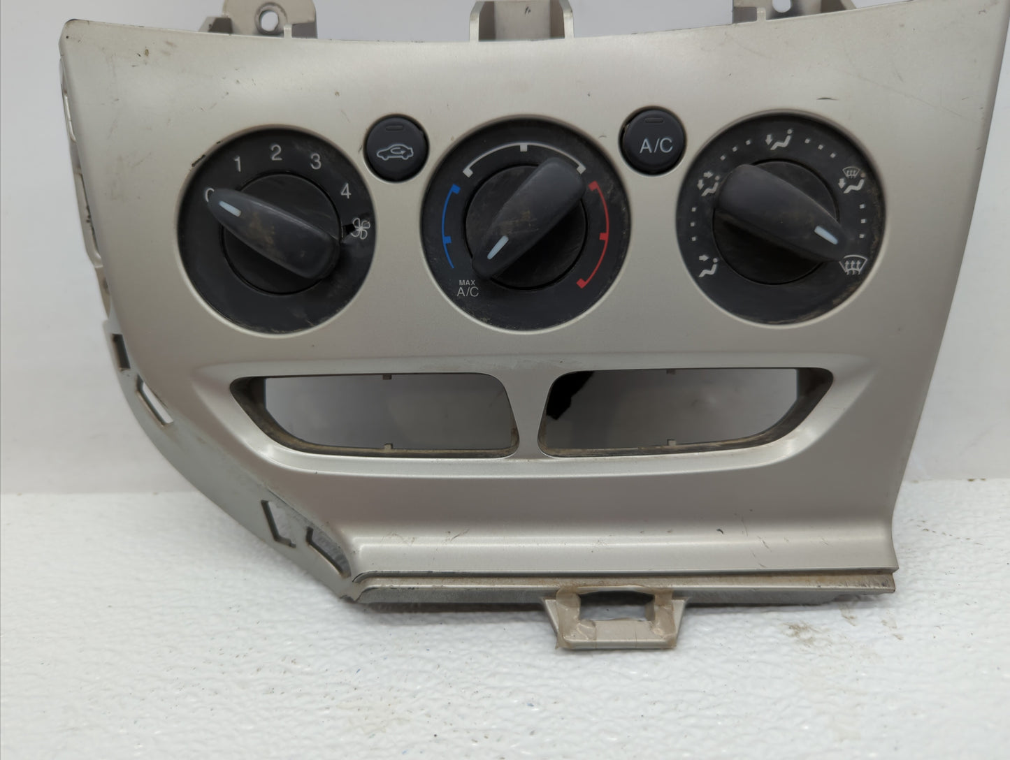 2012 Ford Focus Climate Control Module Temperature AC/Heater Replacement P/N:BM51-18522-AC3CI3 Fits OEM Used Auto Parts - Oe