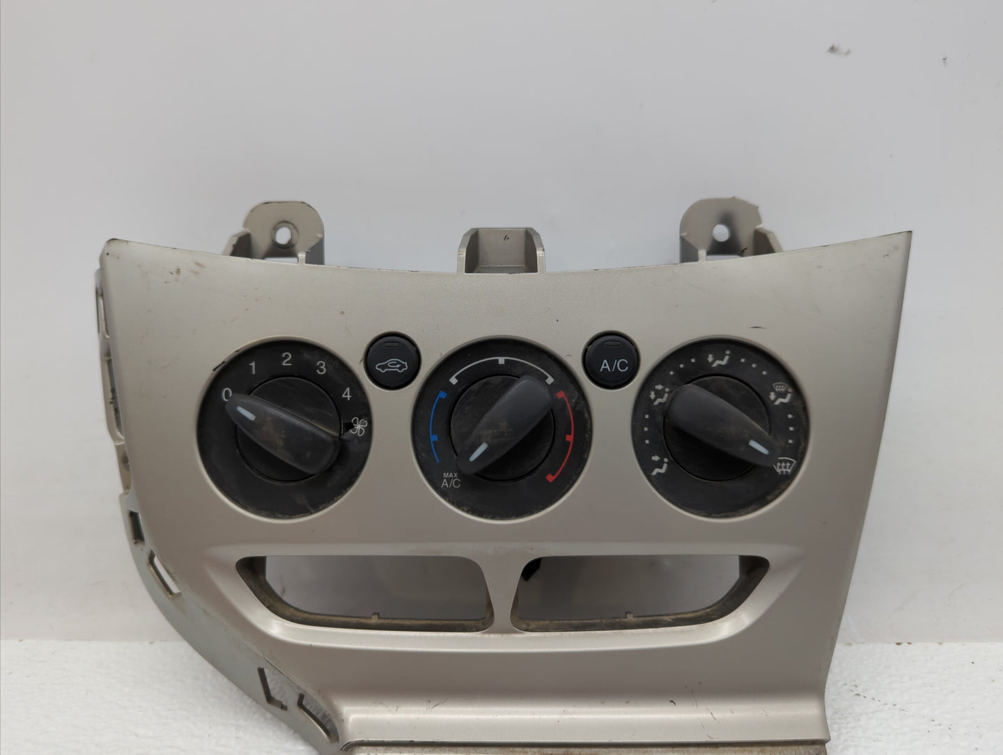 2012 Ford Focus Climate Control Module Temperature AC/Heater Replacement P/N:BM51-18522-AC3CI3 Fits OEM Used Auto Parts - Oe